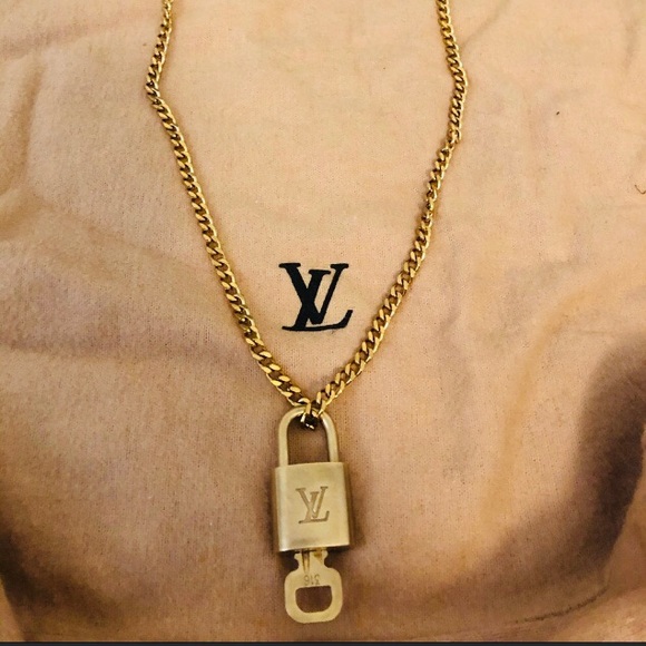 β€οΈ Authentic Louis Vuitton padlock